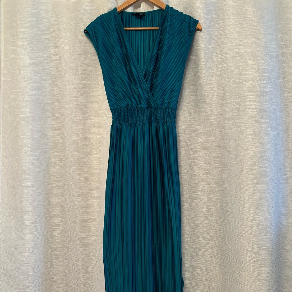 Elegant Teal Sleeveless Dress